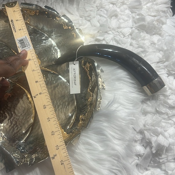 airedelsur Leaf serving Tray With Horn Signed 20.5” W X 13.5”H - Picture 6 of 12